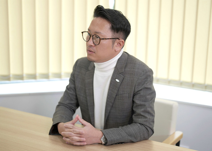 建設/人財事業部 藤崎部長